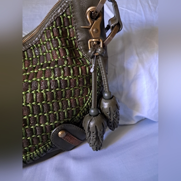 Isabella Fiore Large Green Woven Pine Cone Genuine Leather Hobo Handbag - Picture 4 of 14
